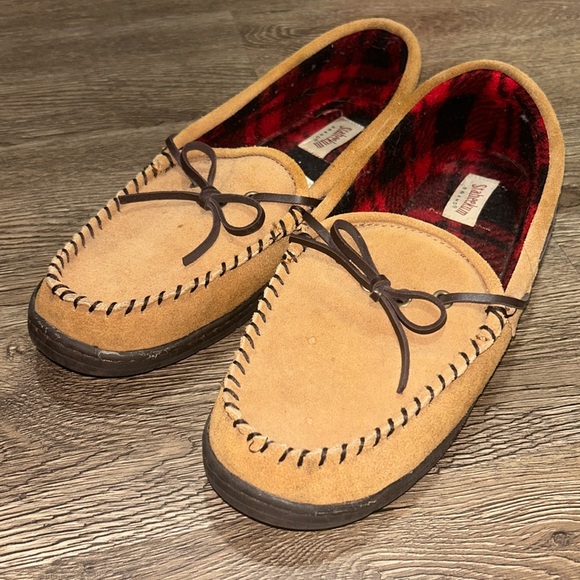 Slippers - Picture 1 of 3